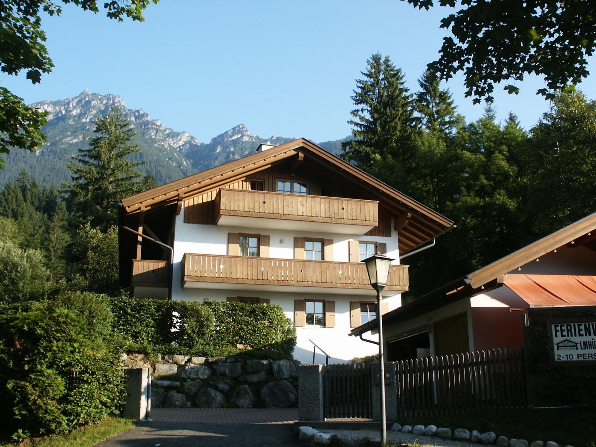 Almhuettenweg Dreitorspitze Garmisch-Partenkirchen